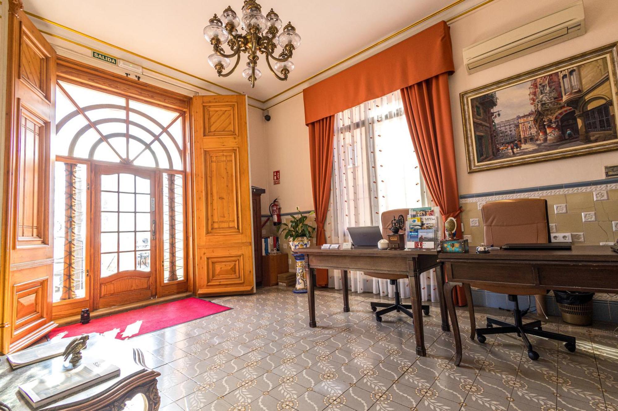 Hotel Llar De Capitans Масноу Екстер'єр фото