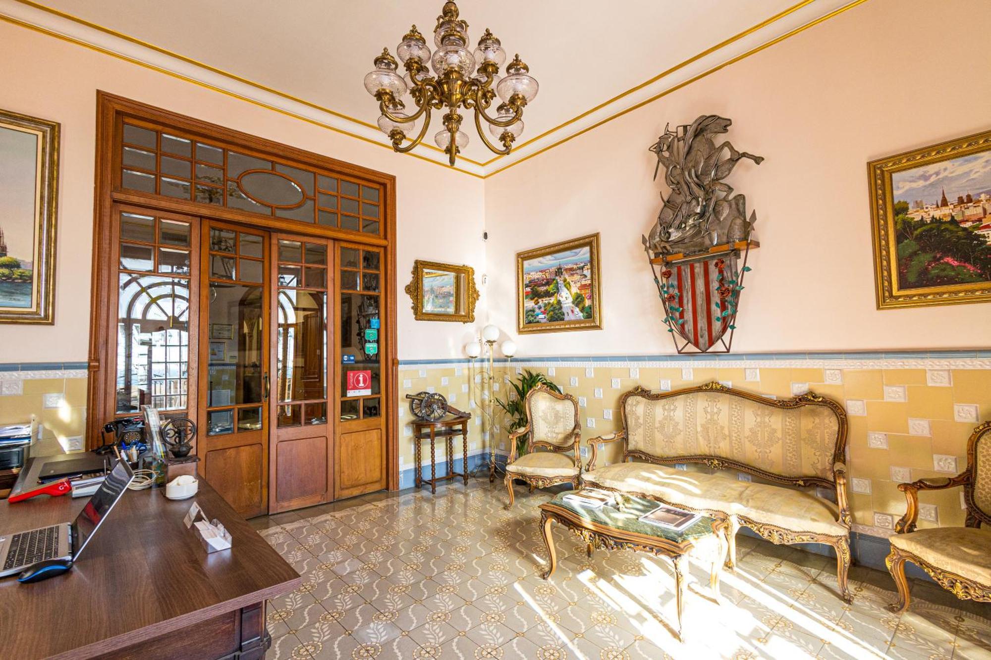 Hotel Llar De Capitans Масноу Екстер'єр фото